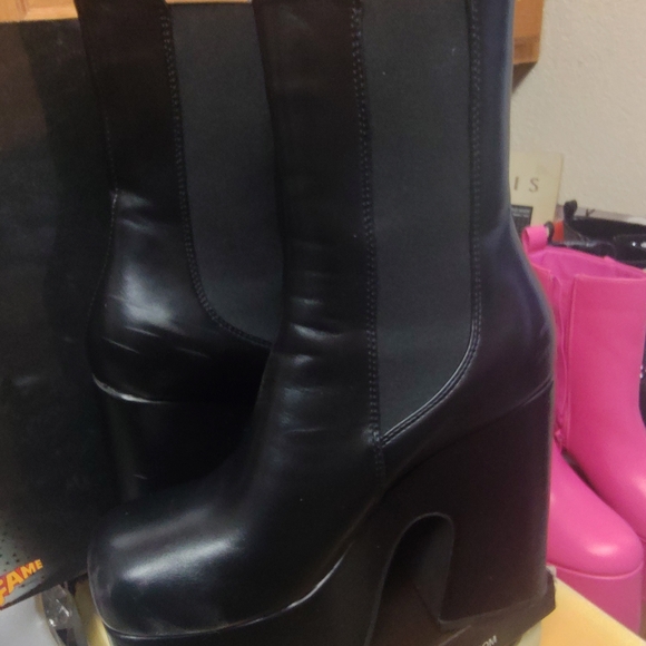 Lamoda Shoes - Women’s Black Platform Boots - Sleek Elevated Ankle Boot By Lamoda, Size 7